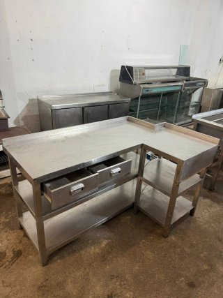 Mesa de acero inoxidable