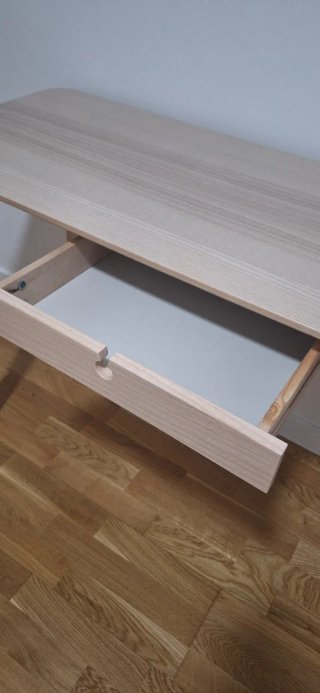Escritorio Ikea madera claro con cajón