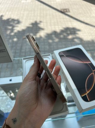 iPhone 16 Pro Max 256gb como nuevo