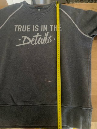 Sudadera Eleventy Gris True is in the Details