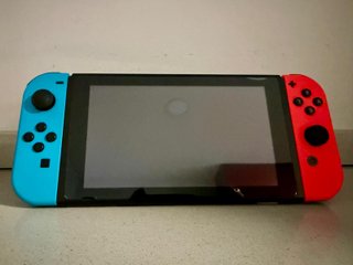 Nintendo Switch 2019 (V2) con caja