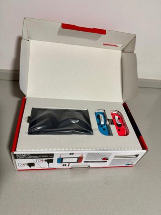 Nintendo Switch 2019 (V2) con caja