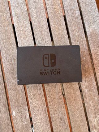 Nintendo Switch + Funda Mario Odyssey + Accesorios