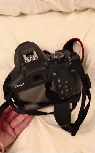 Cámara Canon EOS 1300D + Accesorios