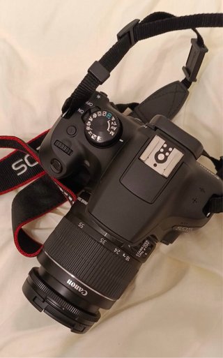 Cámara Canon EOS 1300D + Accesorios