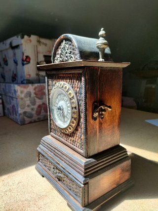 Reloj de sobremesa decorativo