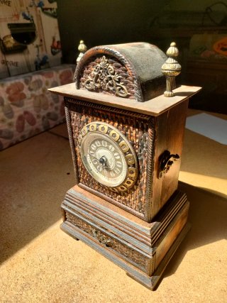 Reloj de sobremesa decorativo