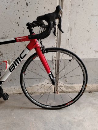 Bicicleta BMC de carbono