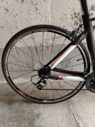 Bicicleta BMC de carbono