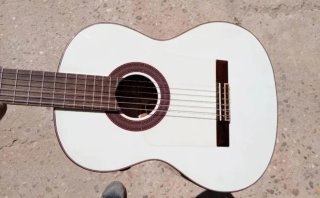 Guitarra Flamenca Blanca, marca Tatay modelo perla