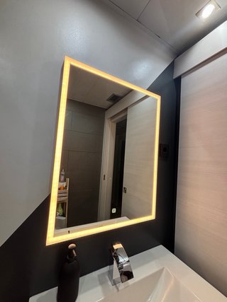 Mueble de baño suspendido + espejo led