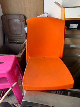 Silla Naranja