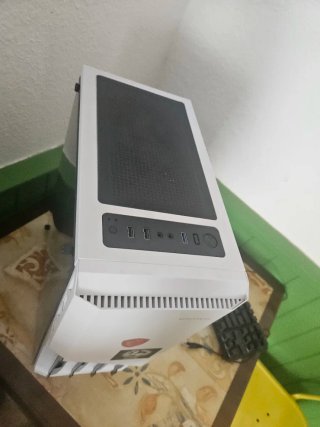 PC Gaming Ryzen 5 4600G + RX 580 8GB + 24GB RAM