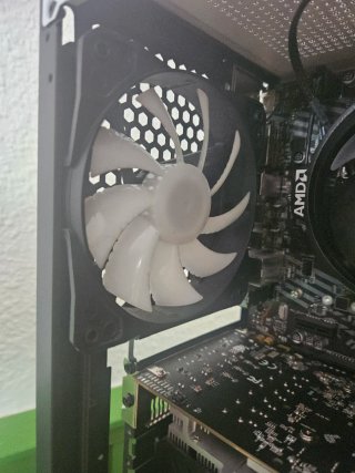 PC Gaming Ryzen 5 4600G + RX 580 8GB + 24GB RAM