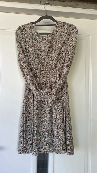 Vestido hasta rodilla estampado floral