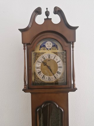 Reloj de pie antiguo de caoba