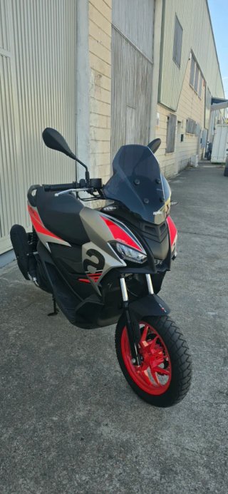 Aprilia SR GT 125 Sport - Plata y Rojo