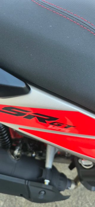 Aprilia SR GT 125 Sport - Plata y Rojo