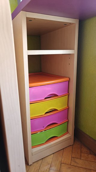 Set scrivania, libreria e cassettiera per camera da letto