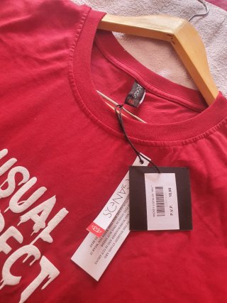 Pack de camiseta y taza CENTRAL.