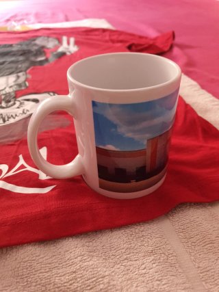Pack de camiseta y taza CENTRAL.