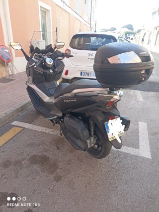 Scooter Negro y Naranja