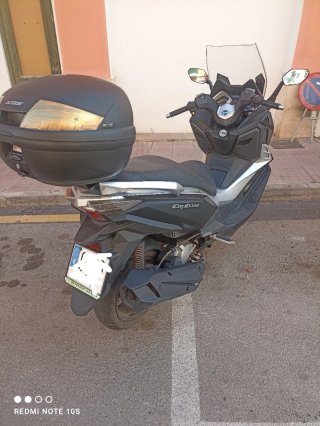 Scooter Negro y Naranja