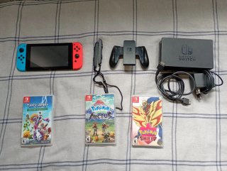 Nintendo Switch con 3 juegos y accesorios