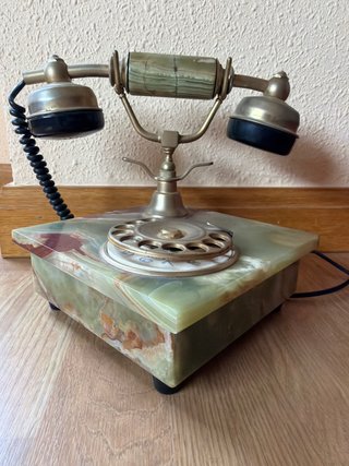 Elegante teléfono vintage de ónix