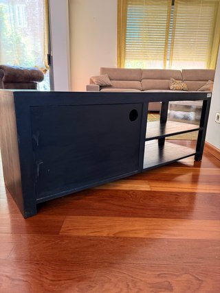Mueble TV oscuro