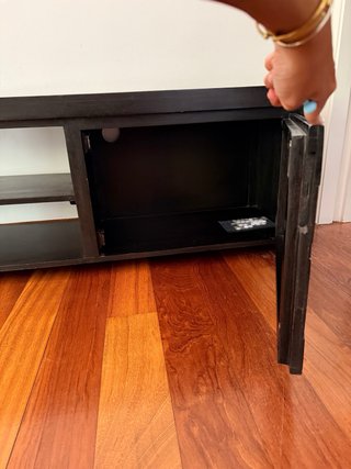 Mueble TV oscuro