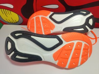 Nike Structure 26 Naranja Total T49'5