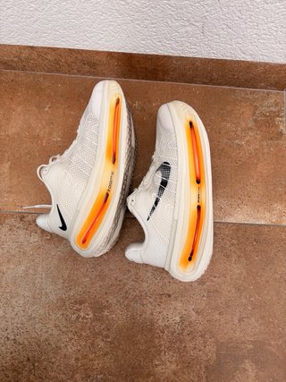 Nike Vomero Premium Blancas Naranja