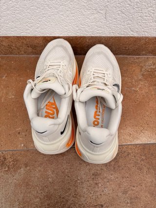 Nike Vomero Premium Blancas Naranja