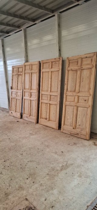 Puerta de madera antigua