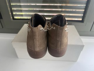 Andrew Charles T41 100%Ante Beige y Tachuelas (10)