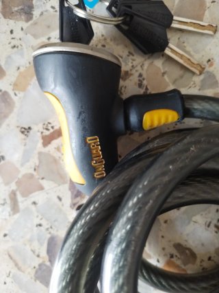 Candado de cable para bicicleta