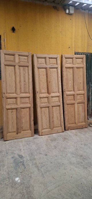 Puerta de madera antigua