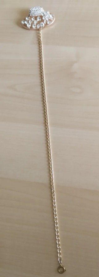 Abanico sombrero dorado con cadena