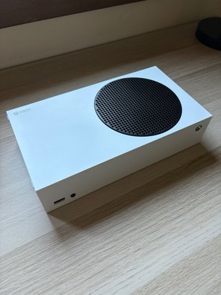 Xbox Series S 512GB + Base y Batería Venom