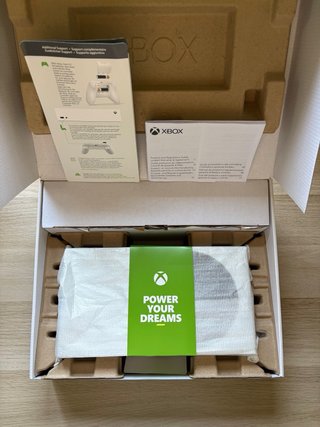 Xbox Series S 512GB + Base y Batería Venom