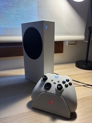 Xbox Series S 512GB + Base y Batería Venom