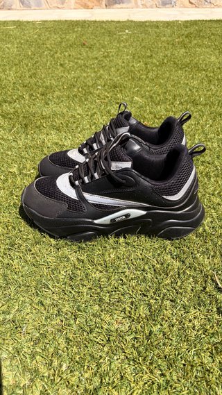 Dior B22 sneakers negras y grises