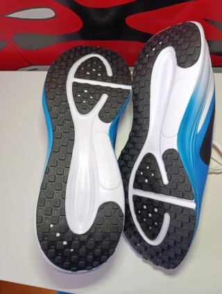 Nike Revolution 8 Azul y Blanco T 49'5
