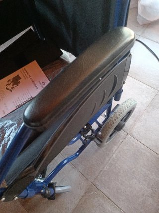Silla de ruedas plegable