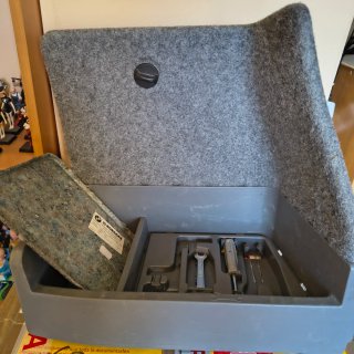 Caja herramientas original BMW maletero OEM
