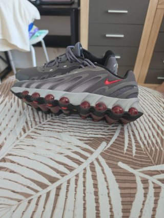 Nike Airmax DN grises y rojas