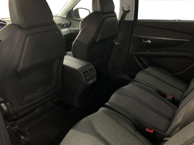 Peugeot 5008 2018, foto 24