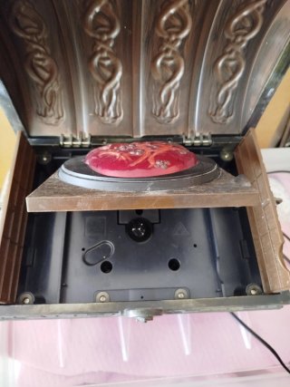 Reproductor CD.Disney. Cofre David Jones.
