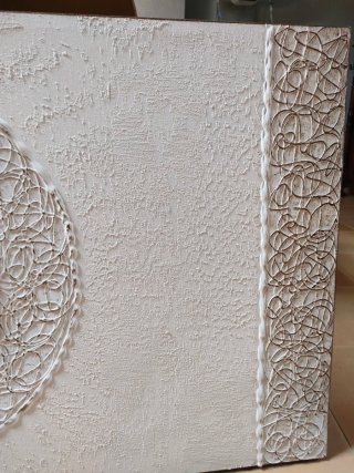 Cuadro decorativo beige y blanco